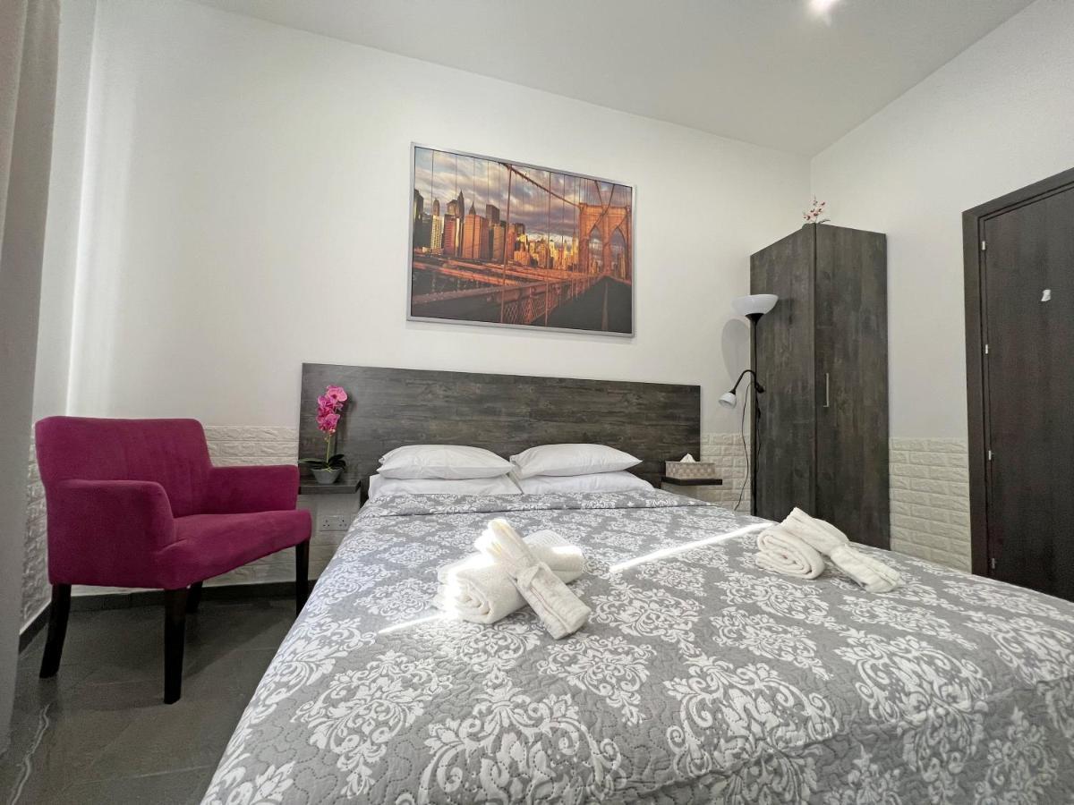 Apollo Rooms By Albert'S Apartment Larnaca Bagian luar foto