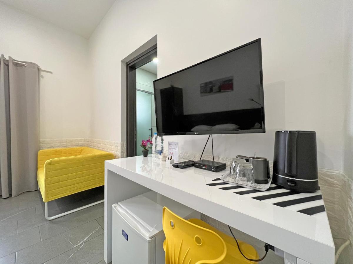 Apollo Rooms By Albert'S Apartment Larnaca Bagian luar foto