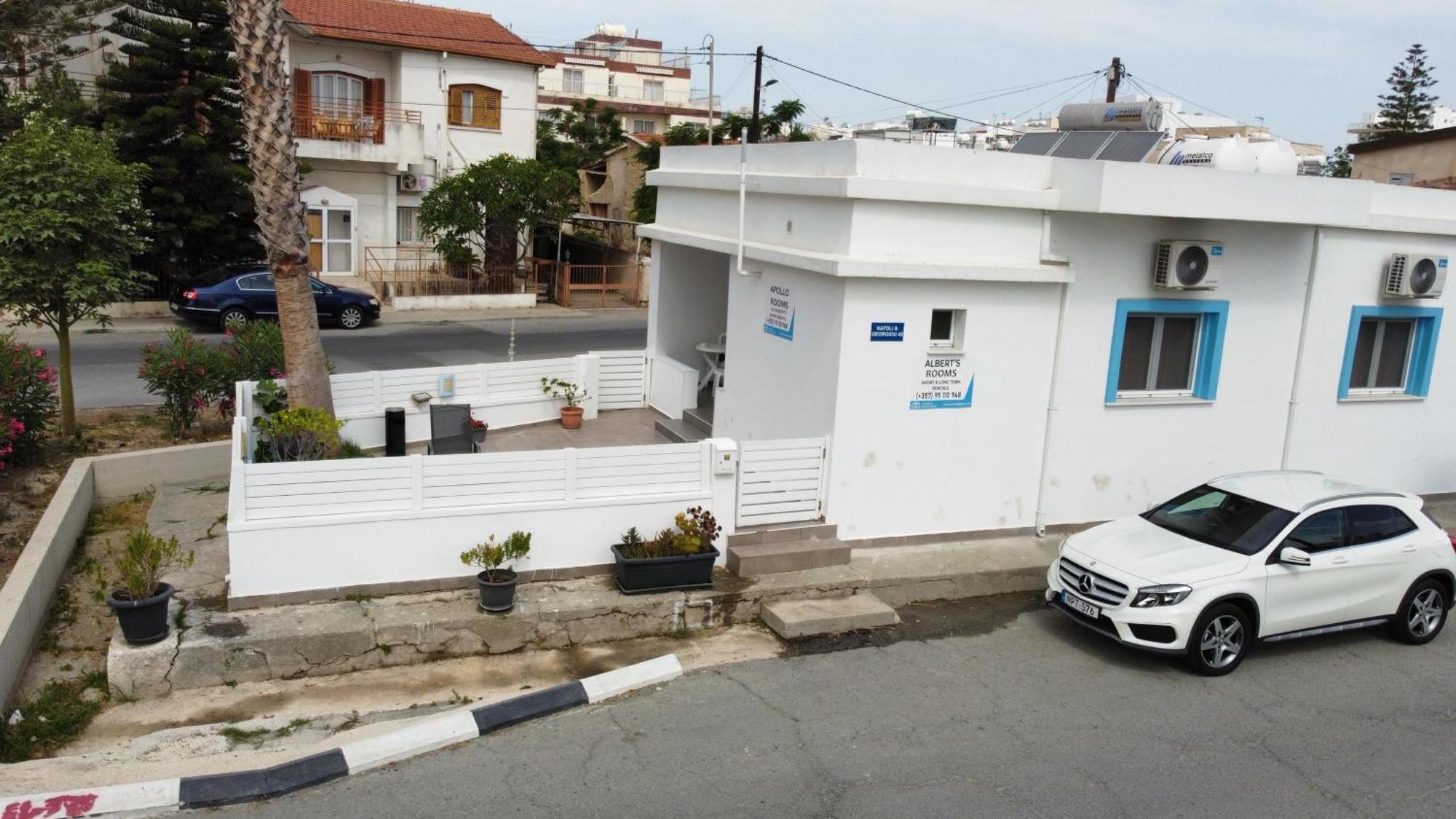 Apollo Rooms By Albert'S Apartment Larnaca Bagian luar foto