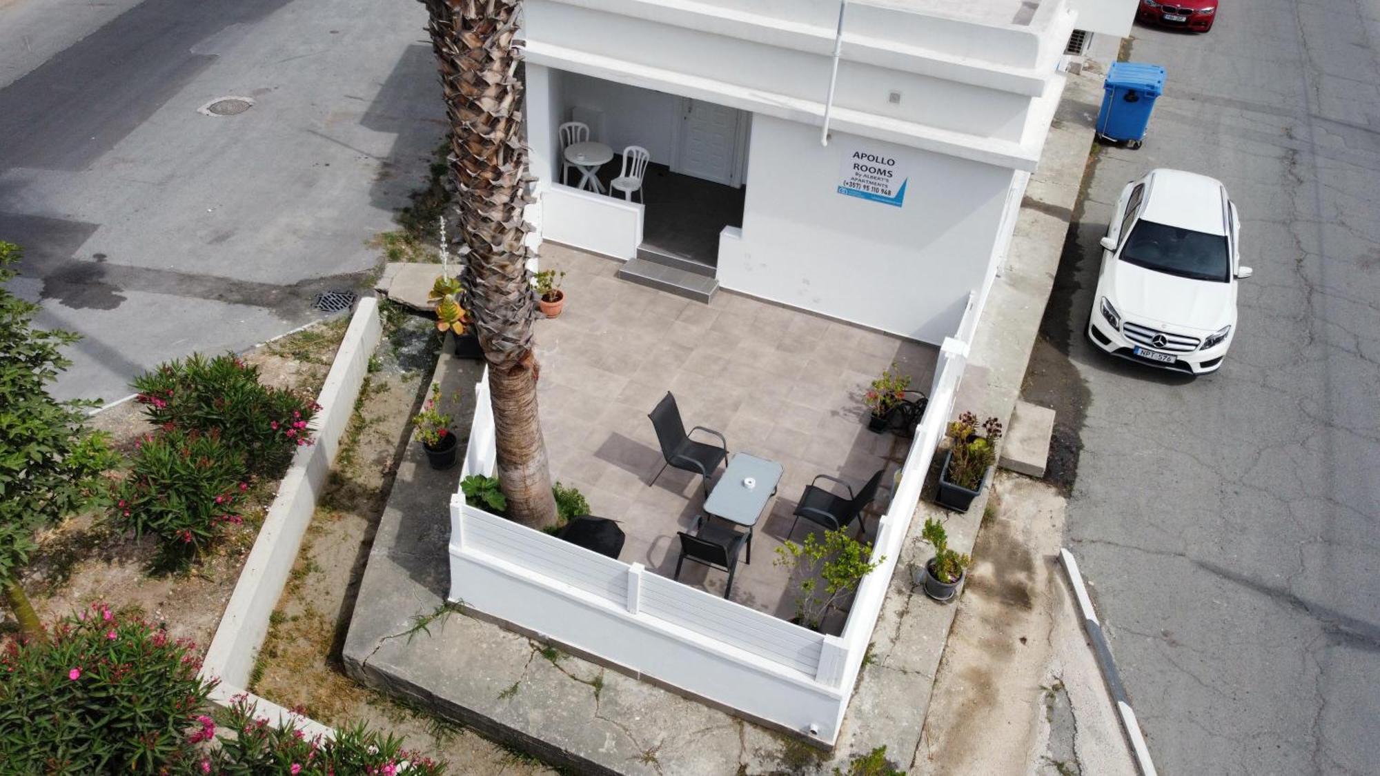 Apollo Rooms By Albert'S Apartment Larnaca Bagian luar foto